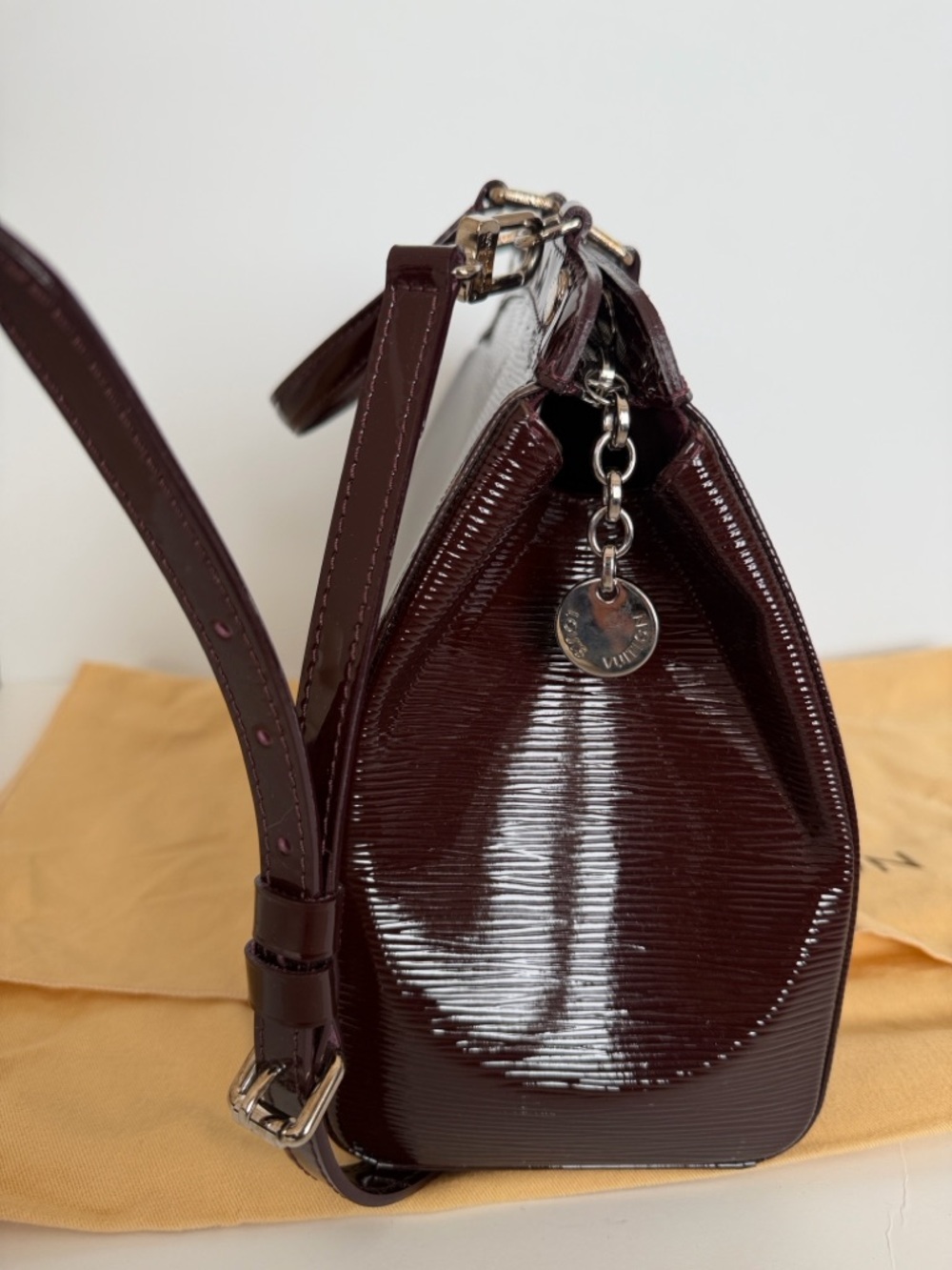 Louis Vuitton Patent Leather Satchel in Deep Wine - Picture 4 of 9